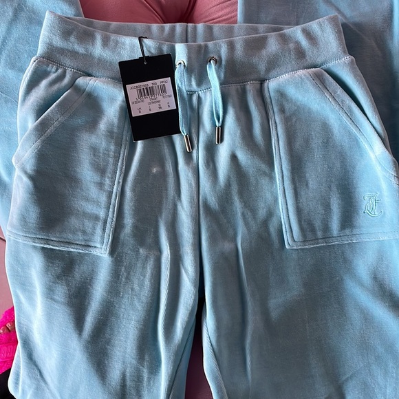 Baby Blue Juicy Couture track suit - Picture 5 of 11